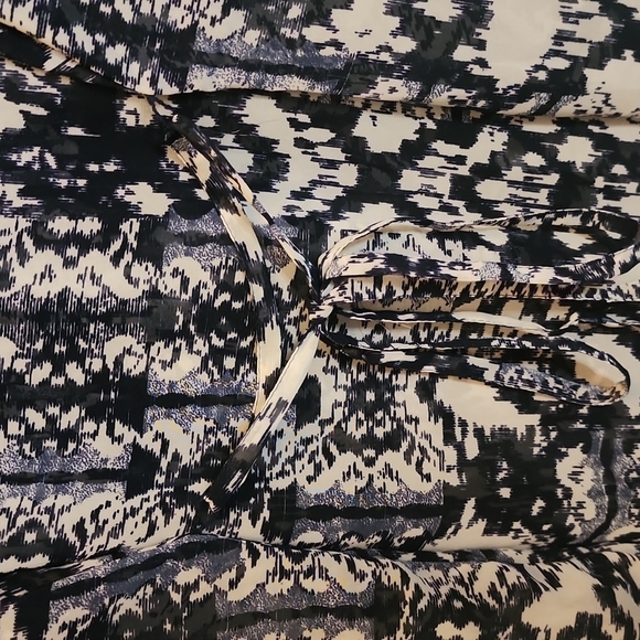 Motherhood Maternity blue black and cream size L with tie string - Picture 5 of 5